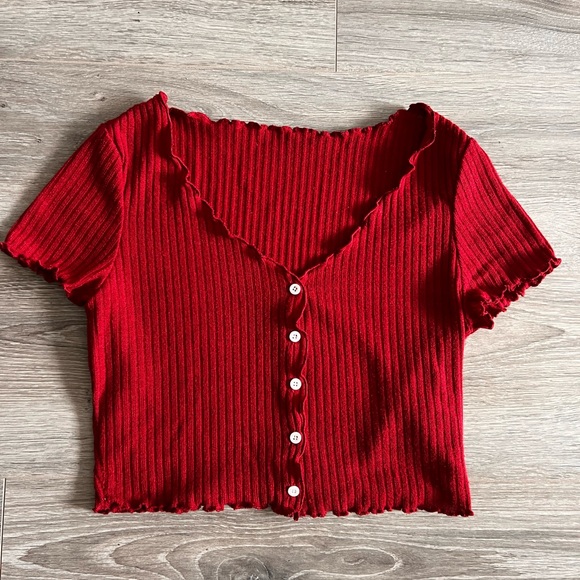 ❗️LAST CHANCE ❗️Red Ribbed Button-Up Crop Top - Picture 2 of 4